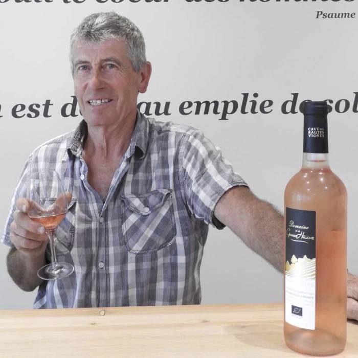 Producteur PACAA Panier, La Cave des Hautes Vignes Producteur de la Cave des Hautes Vignes, la coopérative viticole bio des hautes alpes